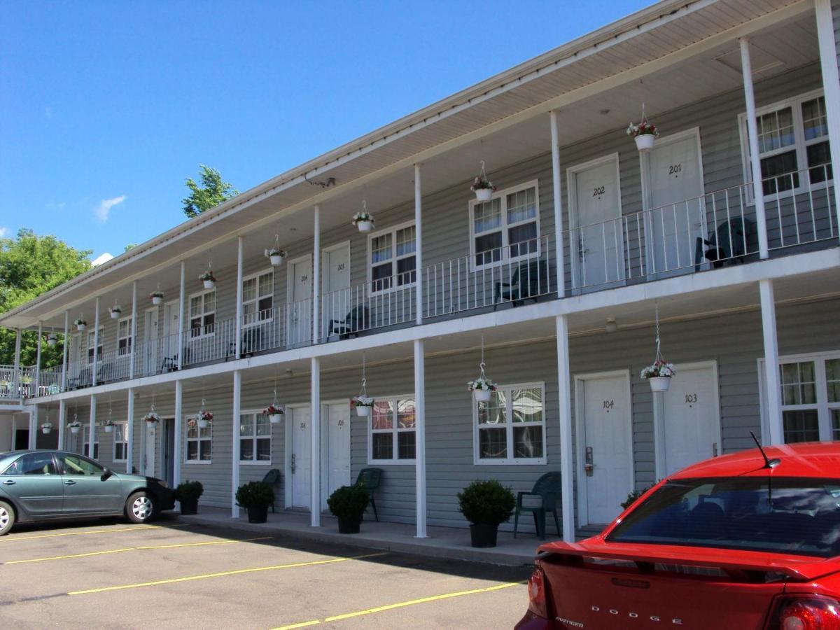 Midtown Motel & Suites Moncton Exterior foto